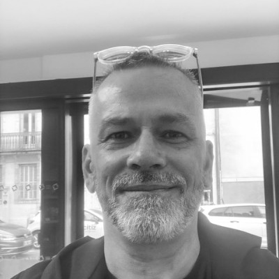 revue-sur-mesure-alain-chenevez_chevenez-alain_portrait.jpeg