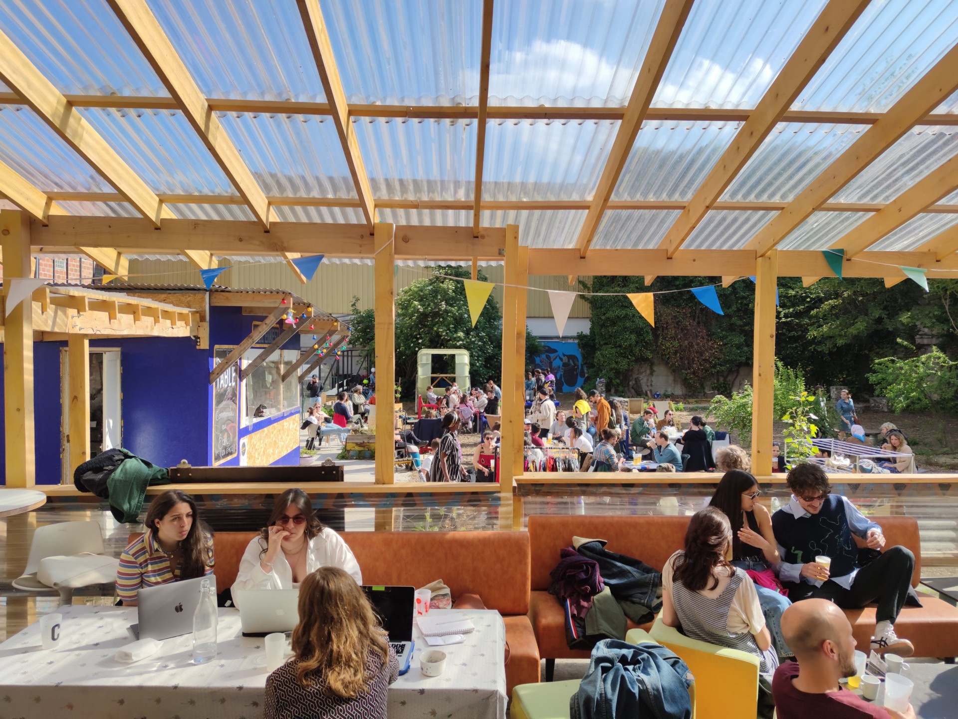 revue-sur-mesure-evaluer-un-tiers-lieu-transitoire_evenement-au-jardin-1.jpg