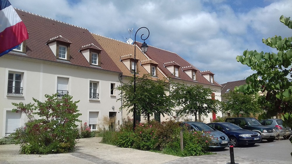 revue-sur-mesure-habiter-en-appartement-dans-les-campagnes-urbaines-franciliennes_plailly-opac.jpg