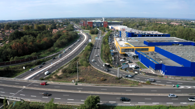 revue-sur-mesure-la-sagrada-familia-des-peripheries-commerciales_photo_zone_commerciale.png