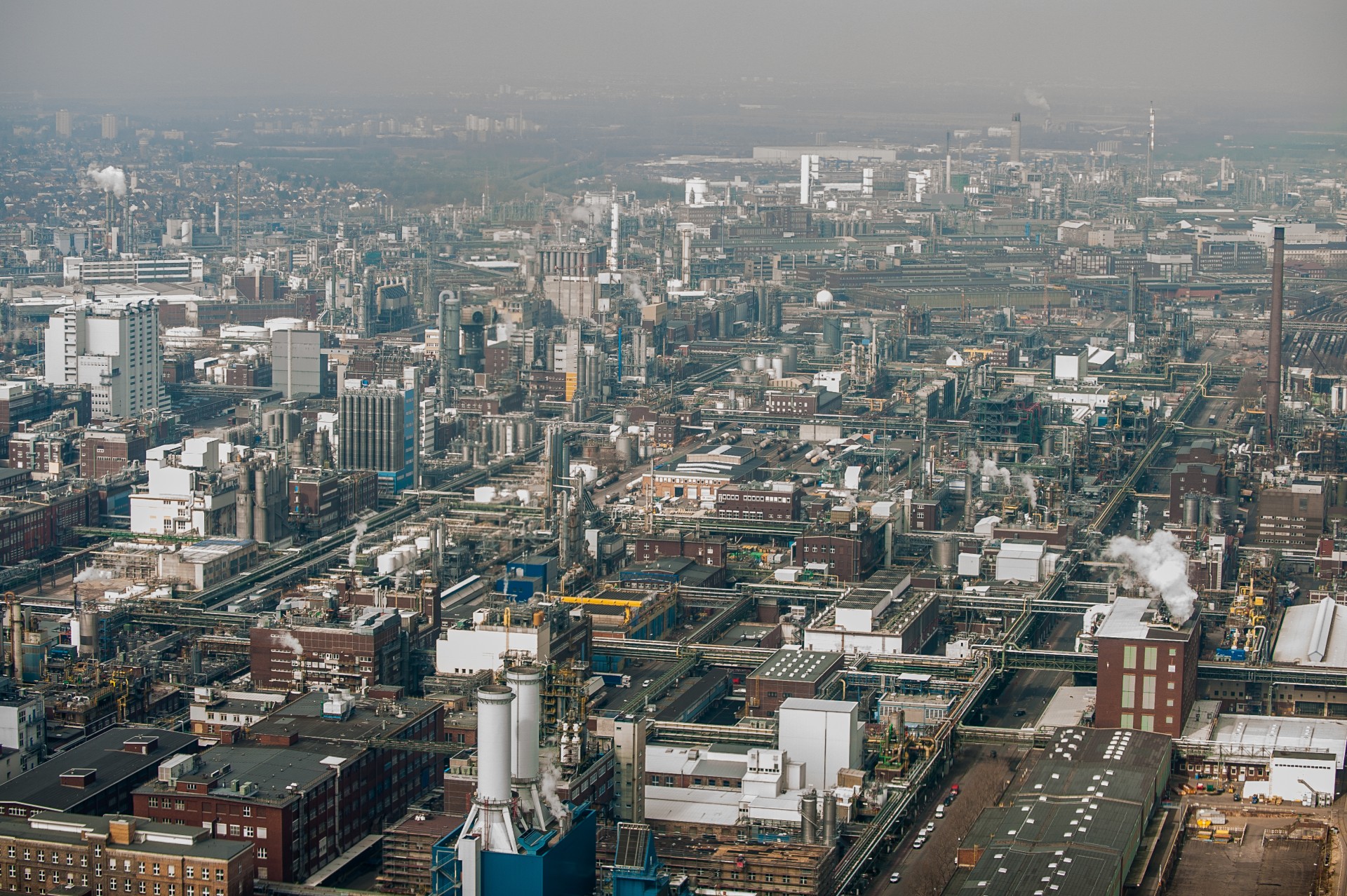 revue-sur-mesure-les-metropoles-industrielles-a-l-epreuve-du-temps_basf-mannheim.jpg