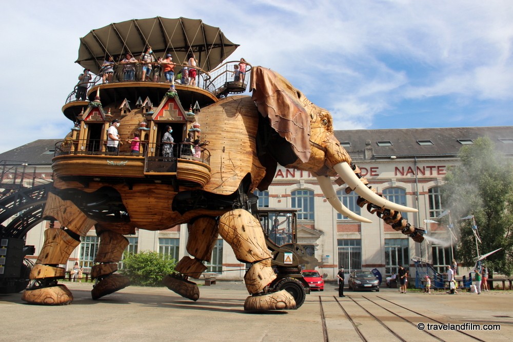 revue-sur-mesure-les-premices-dune-ville-creative_les-machines-de-l_ile.jpg
